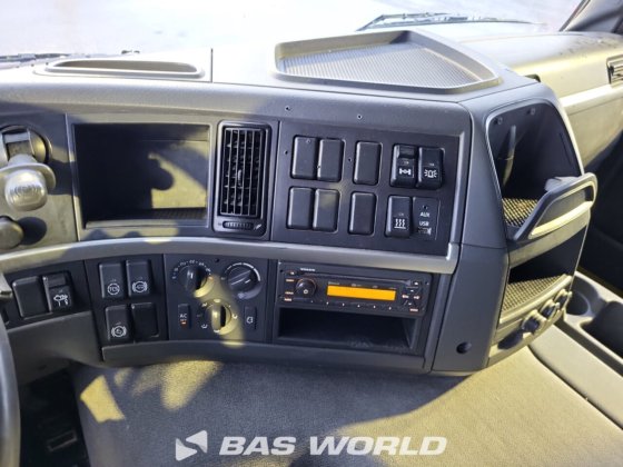 沃尔沃 FM 450 4X2 拖拉机组