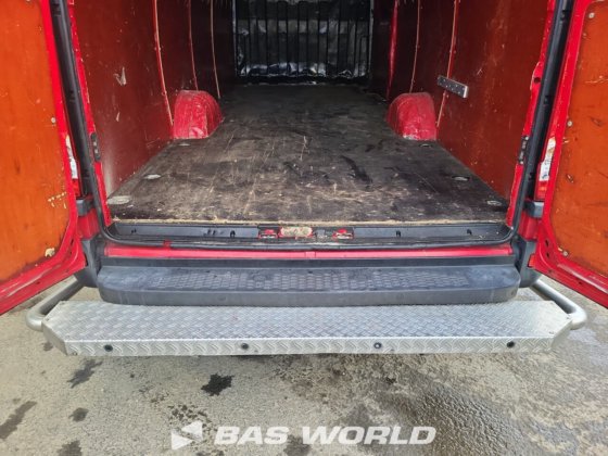 イヴェコ デイリー 35S12 クローズドボックスバン