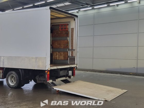 メルセデス・アテゴ 818 4X2 ボックス車