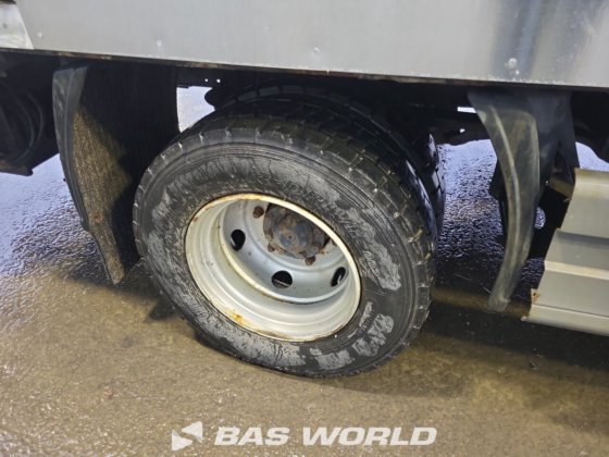 メルセデス・アテゴ 818 4X2 ボックス車