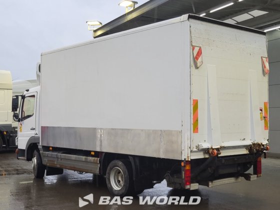 メルセデス・アテゴ 818 4X2 ボックス車