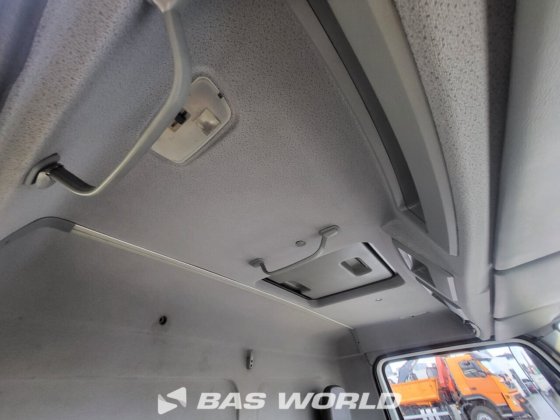 メルセデス・アテゴ 818 4X2 ボックス車