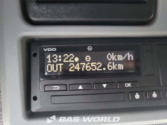 メルセデス・アテゴ 818 4X2 ボックス車