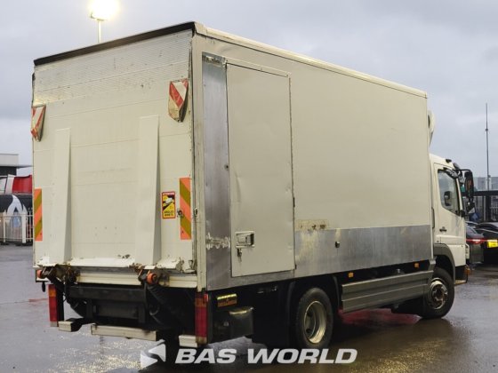 メルセデス・アテゴ 818 4X2 ボックス車