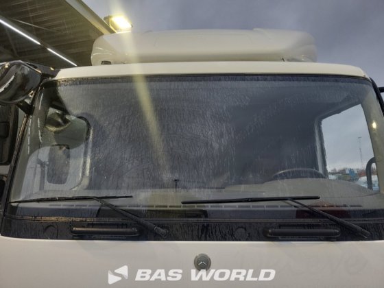 メルセデス・アテゴ 818 4X2 ボックス車