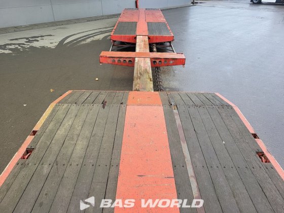 Nooteboom 低装载半挂车