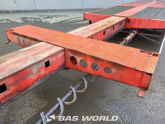 Nooteboom 低装载半挂车