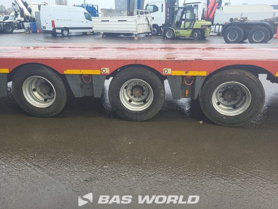 Nooteboom 低装载半挂车