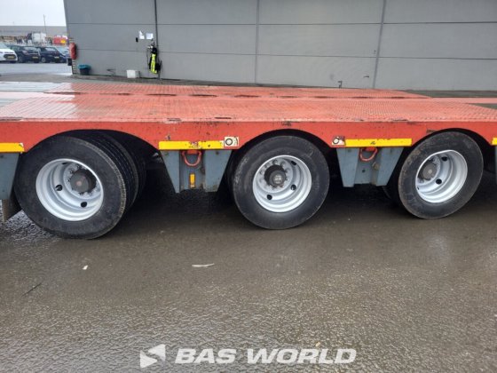 Nooteboom 低装载半挂车