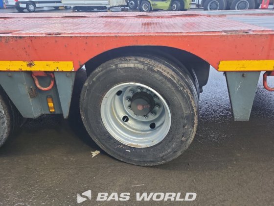 Nooteboom 低装载半挂车