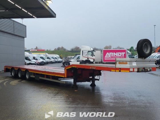 Nooteboom 低装载半挂车