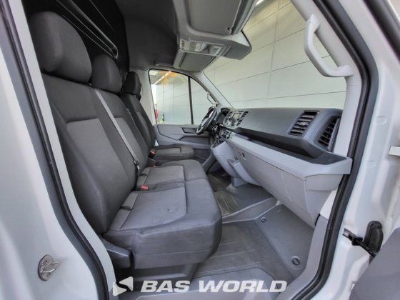 フォルクスワーゲン クラフター 177pk クローズドボックスバン