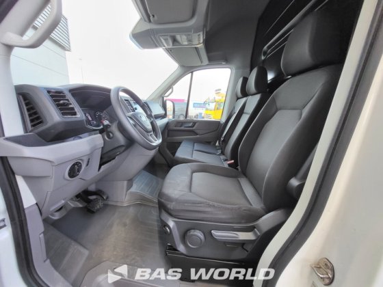 フォルクスワーゲン クラフター 177pk クローズドボックスバン