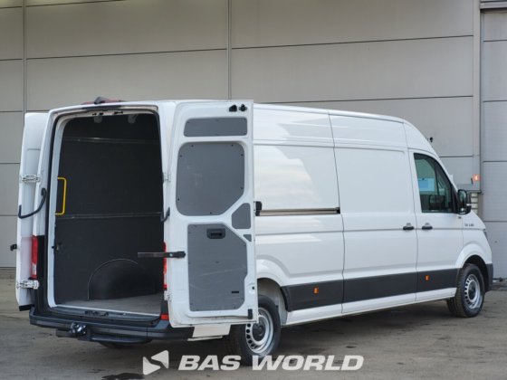 フォルクスワーゲン クラフター 177pk クローズドボックスバン