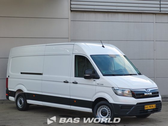 フォルクスワーゲン クラフター 177pk クローズドボックスバン