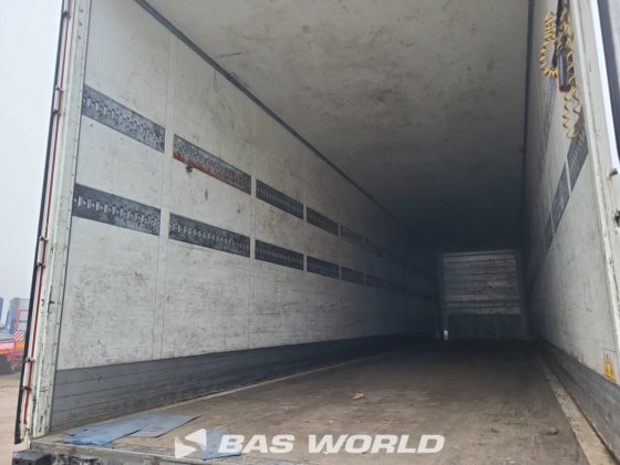 施密茨封闭箱式半拖车