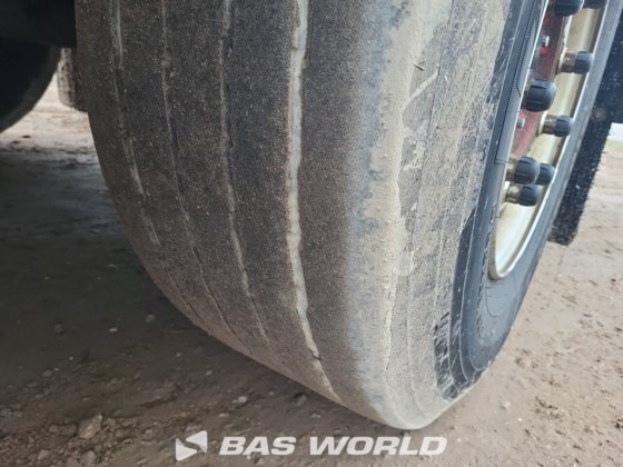 施密茨封闭箱式半拖车