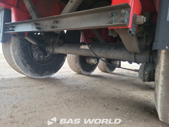 施密茨封闭箱式半拖车