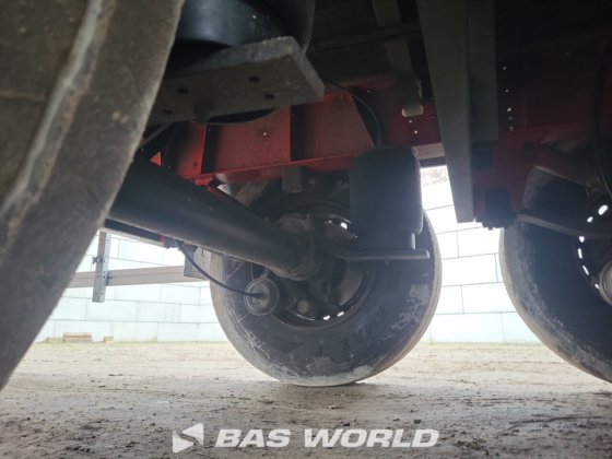 施密茨封闭箱式半拖车