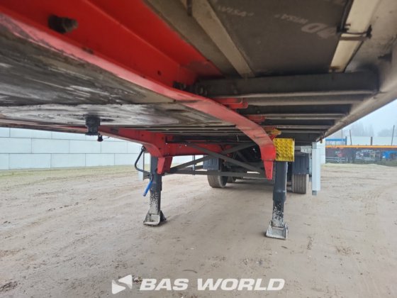 施密茨封闭箱式半拖车