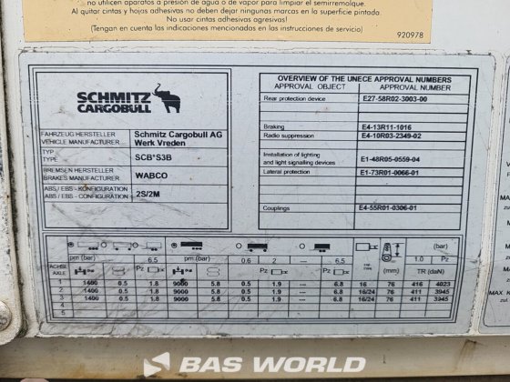 施密茨封闭箱式半拖车
