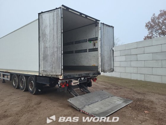 施密茨封闭箱式半拖车