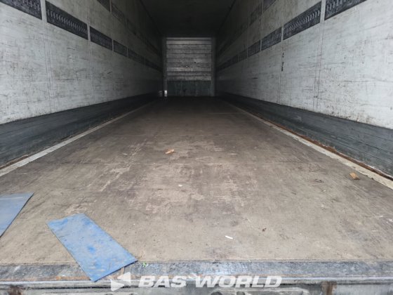 施密茨封闭箱式半拖车