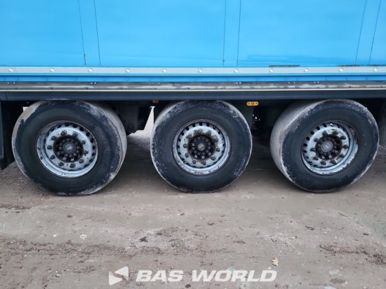 施密茨封闭箱式半拖车