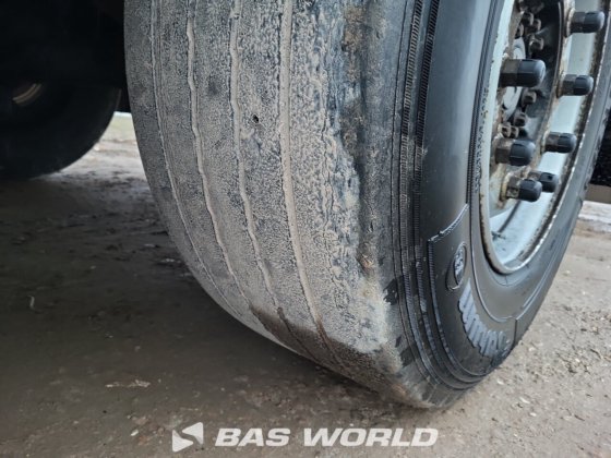 施密茨封闭箱式半拖车