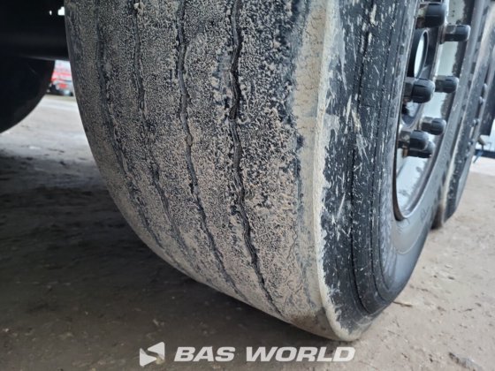 施密茨封闭箱式半拖车