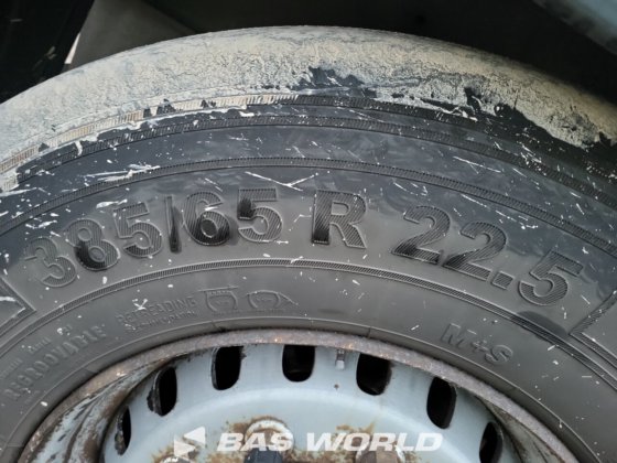 施密茨封闭箱式半拖车