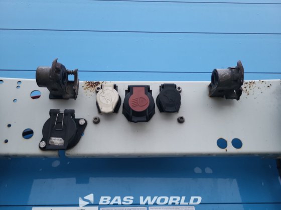 施密茨封闭箱式半拖车