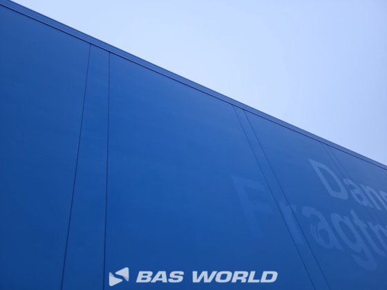 施密茨封闭箱式半拖车