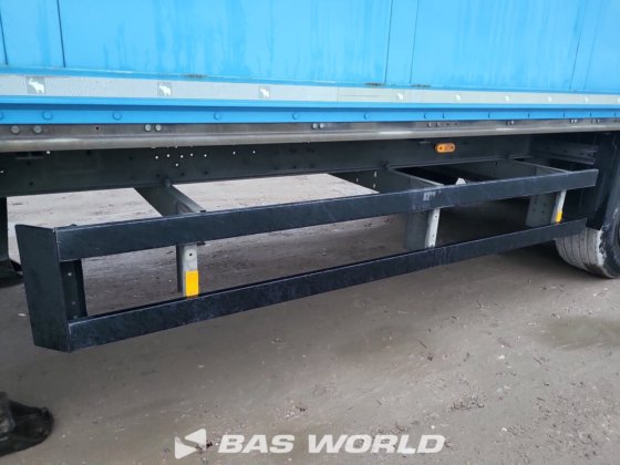 施密茨封闭箱式半拖车