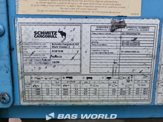 施密茨封闭箱式半拖车