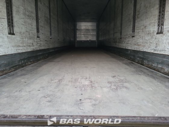 施密茨封闭箱式半拖车