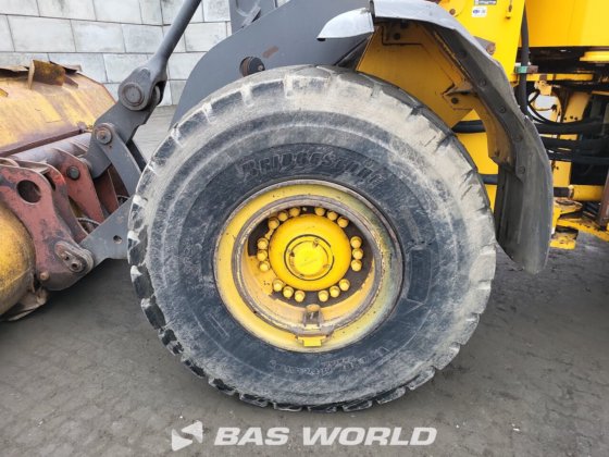 ボルボ L120 E ホイールローダ