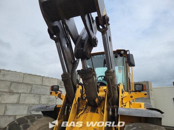 ボルボ L120 E ホイールローダ