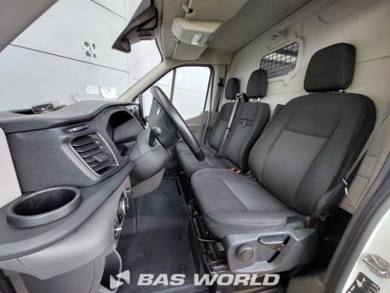 福特全顺 130pk 封闭箱式货车