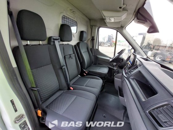 福特全顺 130pk 封闭箱式货车