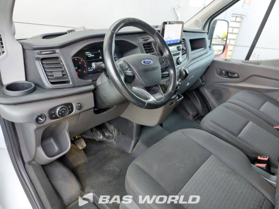 福特全顺 130pk 封闭箱式货车