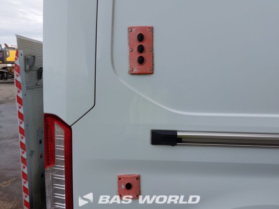 福特全顺 130pk 封闭箱式货车