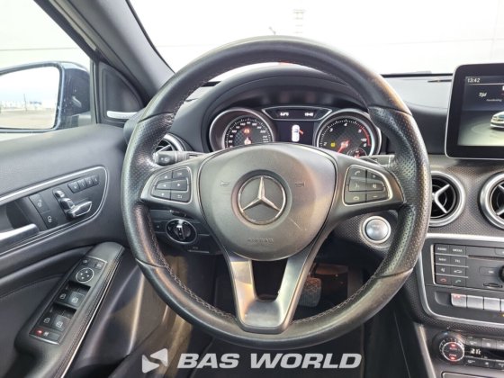 梅赛德斯掀背车