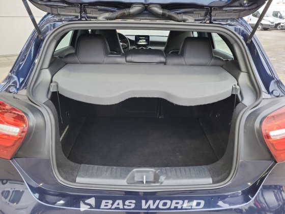 梅赛德斯掀背车