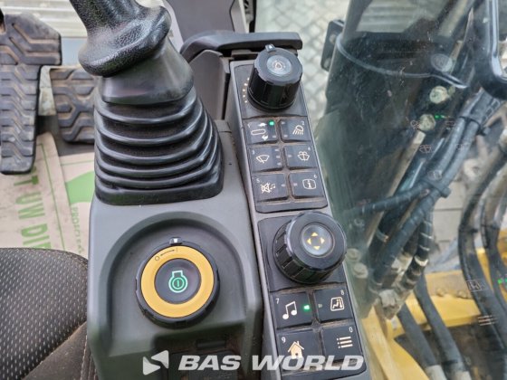 卡特彼勒 320 07B 履带挖掘机