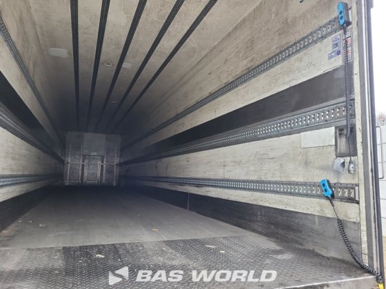 Draco 封闭箱式半拖车