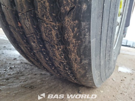 Draco 封闭箱式半拖车