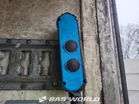 Draco 封闭箱式半拖车