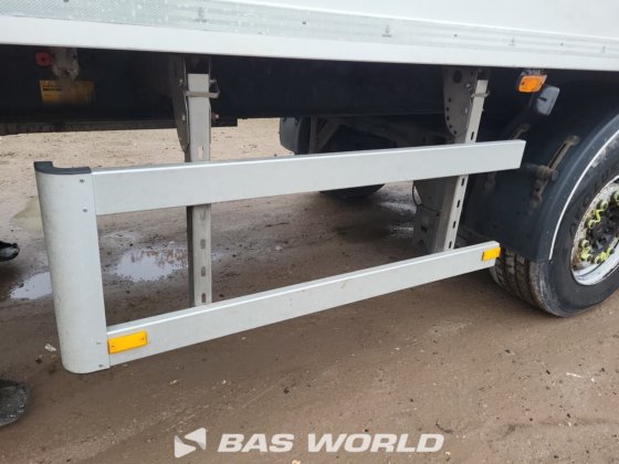 Draco 封闭箱式半拖车