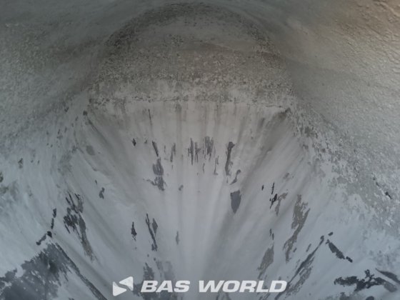 Feldbinder EUT 40.3 粉末罐半挂车